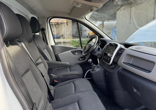 Renault Trafic cena 32900 przebieg: 107342, rok produkcji 2018 z Zduńska Wola małe 742
